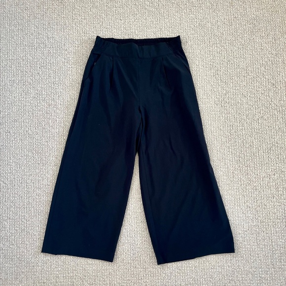 Athleta Brooklyn Wide Leg Crop Pant - black, size 2 - Picture 2 of 6
